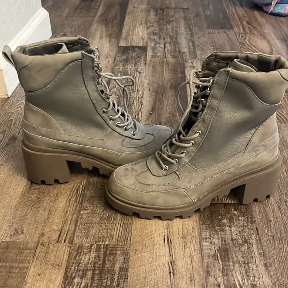 Grey lace up booties!